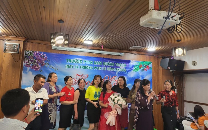 Thơ Viết Vội ! Về Họp Khóa Trường THPT Quảng Trạch 2022