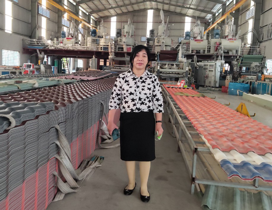 nguyễn thị thanh tú tôn ngói nhựa