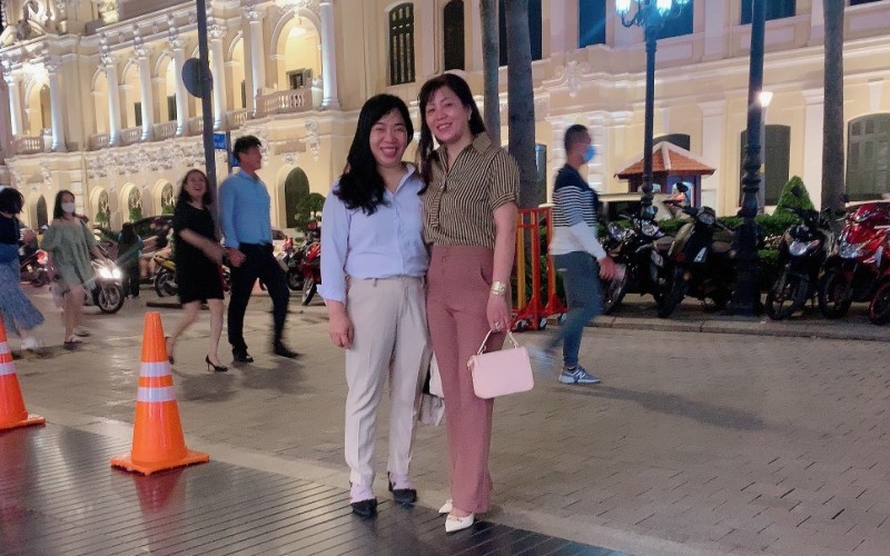 Thơ tặng bạn Mạc “Trong sa mạc người đi một nửa. Cho lòng sầu đốt lửa suốt mùa đông”