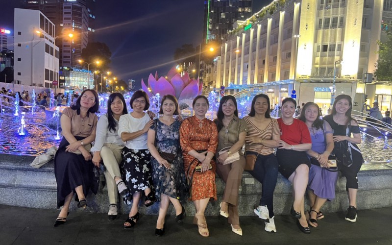 Vé Khứ Hồi Cho Tuổi Thơ - Thanh Tú Nguyễn